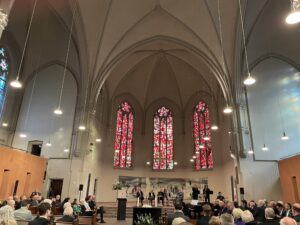 Zu Gast waren in der Saarbrücker Johanneskirche bei der Feier zu 60 Jahre Evangelisches Büro Saar. zahlreiche Vertreterinnen und Vertreter aus Politik und Gesellschaft.